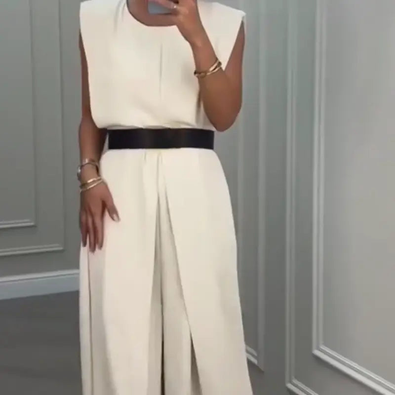 Einfarbiger Jumpsuit mit Rundhalsausschnitt cetaut